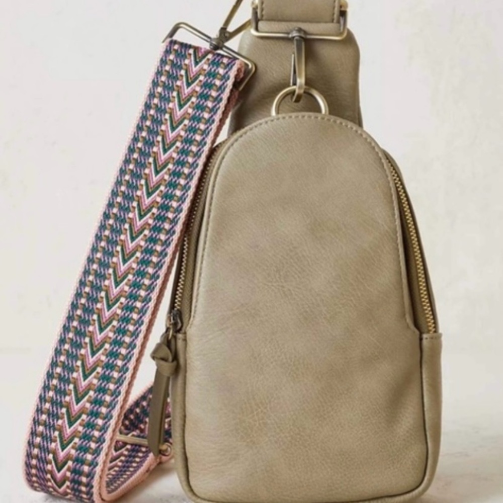LIBERTY CROSSBODY BAG

Color: KHAKI